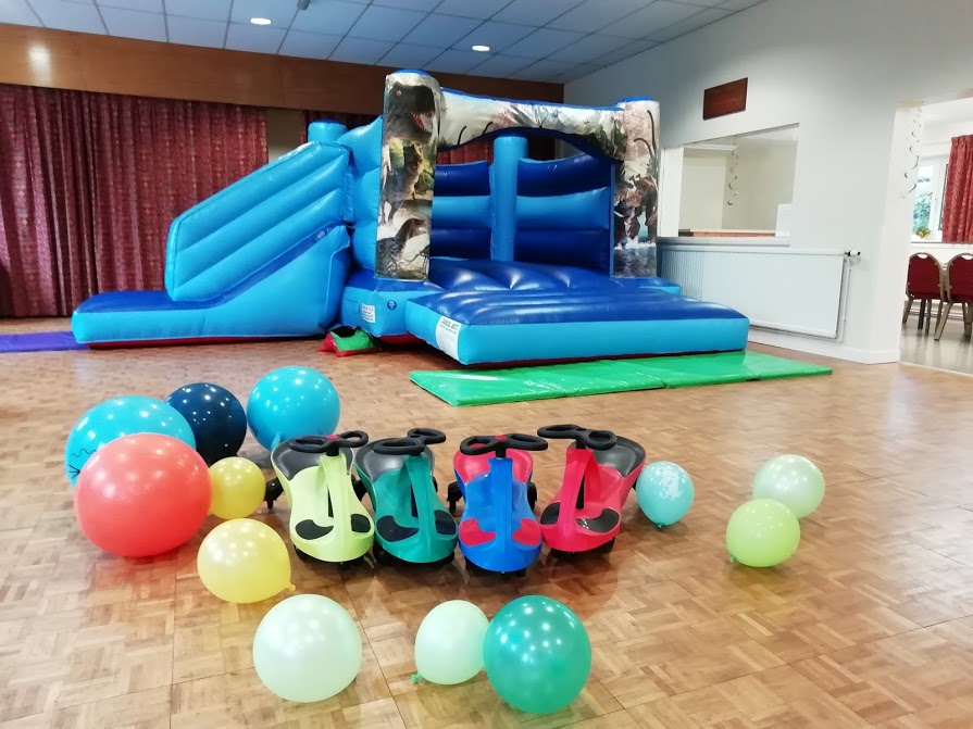 Bouncy Castle Party With Didi Cars In Bourne