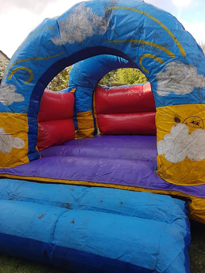 Cheap bouncy castle hire